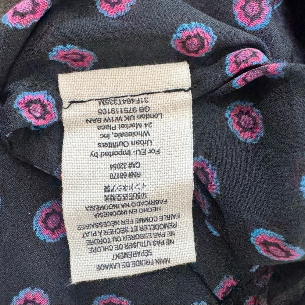Free People Purple Black Easy Rider Floral
Paisley Button Up Blouse Size Small - Picture 12 of 16